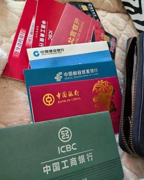 存款多少才够踏实？这个“安全底线”戳中无数成年人
存款数额不决定踏实感。关键在能