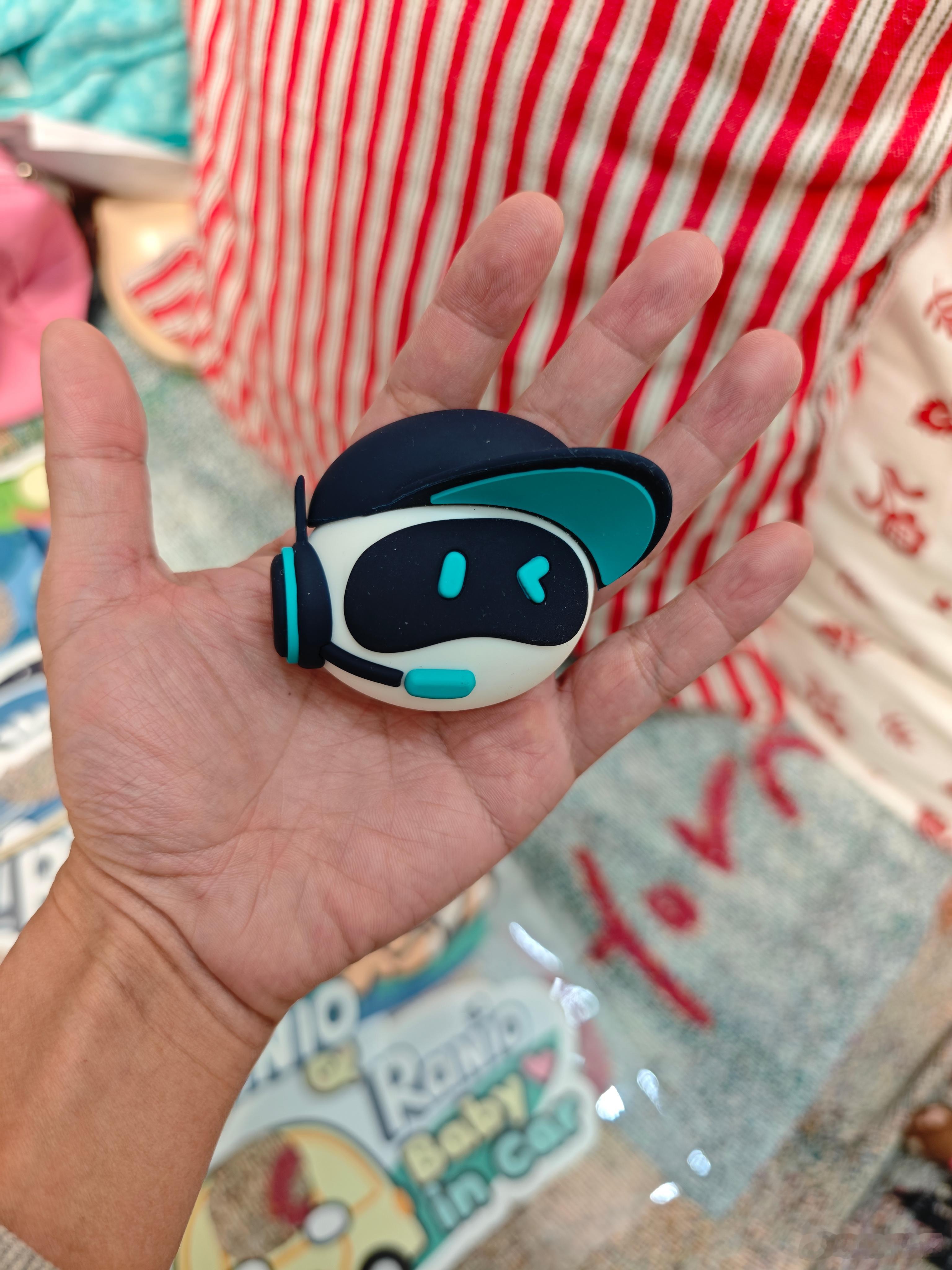 可能是车企最好的电台的 NIORadio 7周年啦！生快生快！去年6周年照地灯我