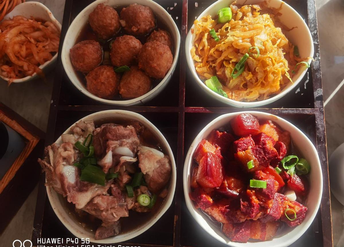 收入直接从四位数腰斩到几块钱，这哪是“为爱发电”，简直是“用命填坑”啊！
这两天