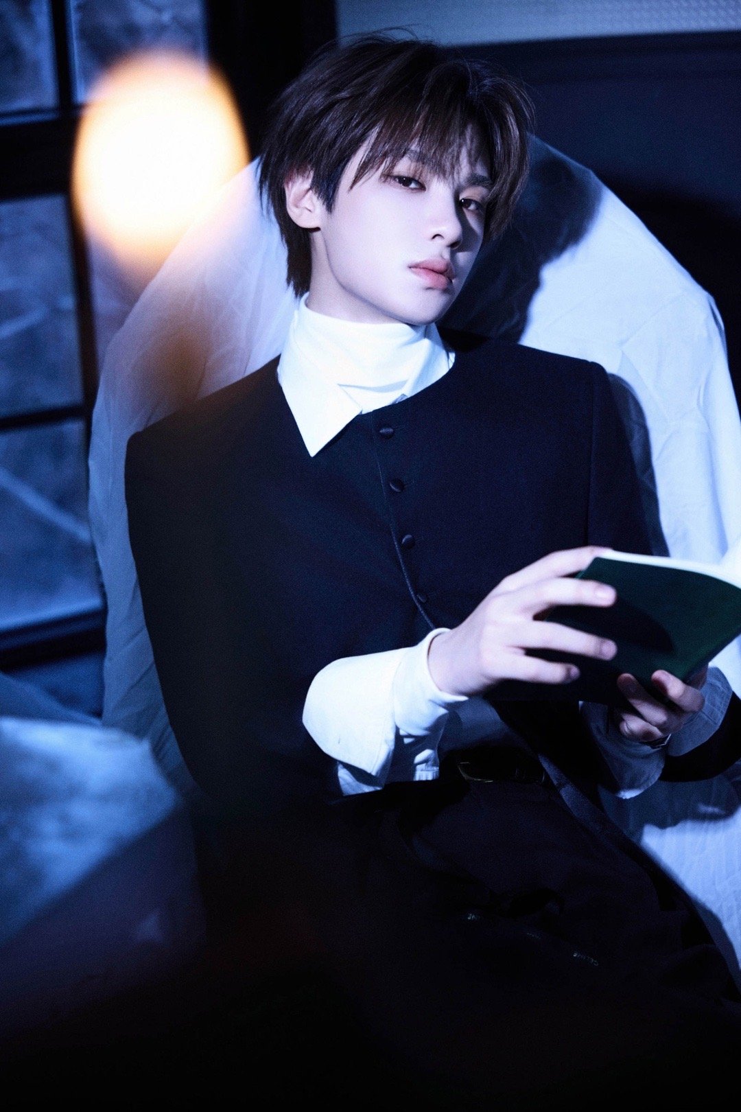 黄明昊年度突破剧集演员 黄明昊值得这个突破奖！他让沈明辉这个角色充满了真实的生命