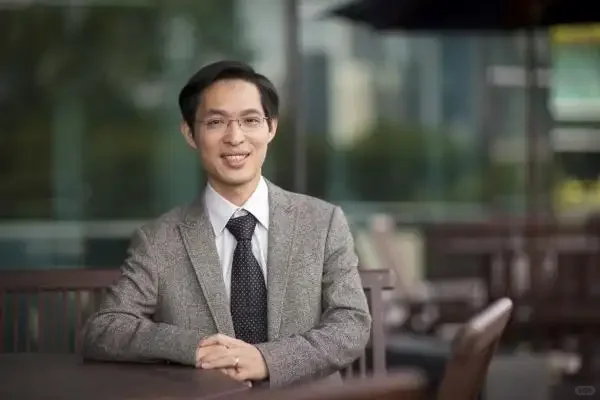 新加坡管理大学教授IEEE院士许主洪加入阿里