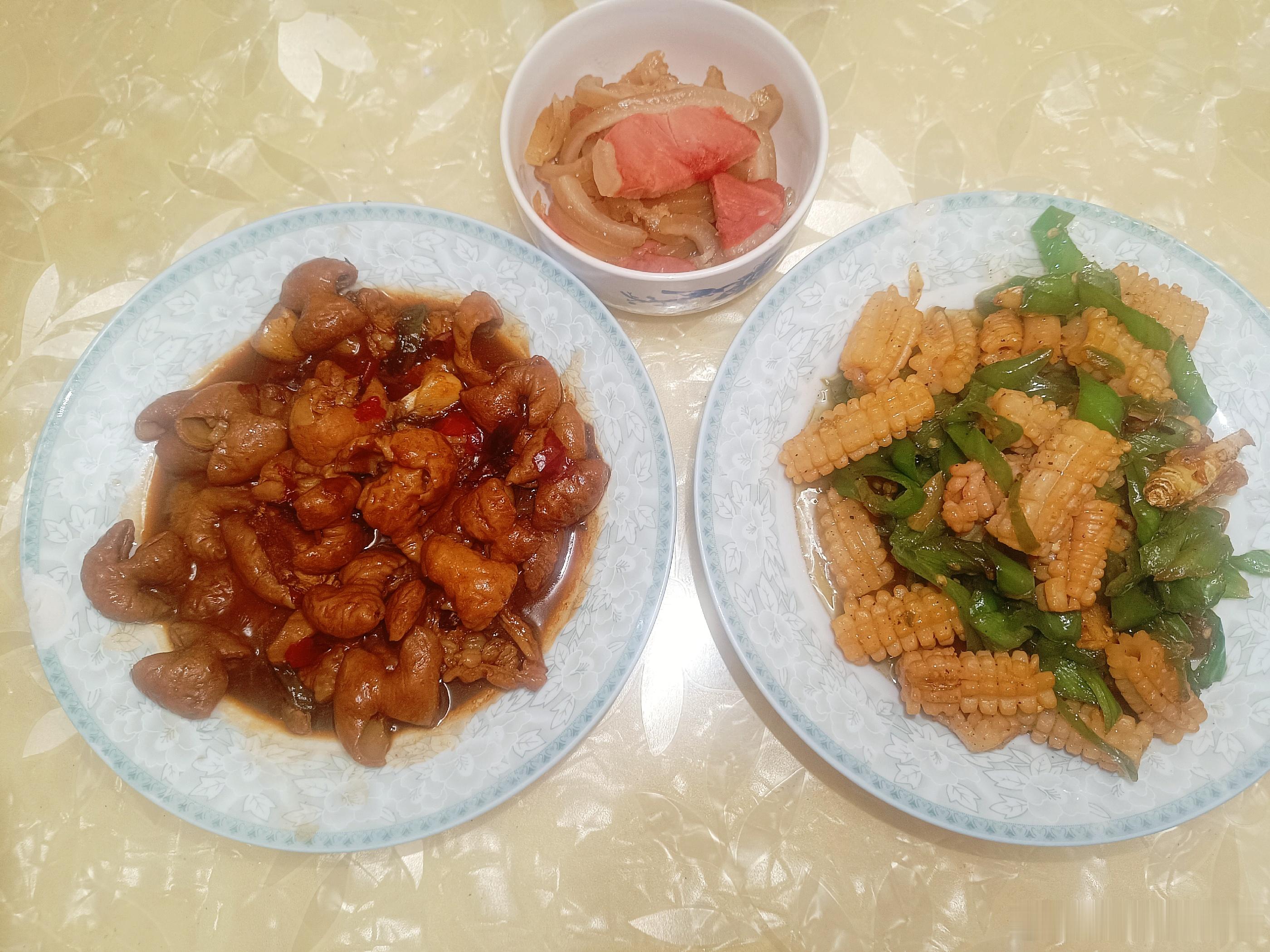 就这样盖饭😋 