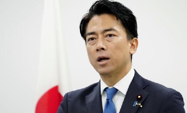 小泉进次郎把最上不了台面的那句话搬上了香格里拉的台！当着全场的面问赫格塞斯"有人