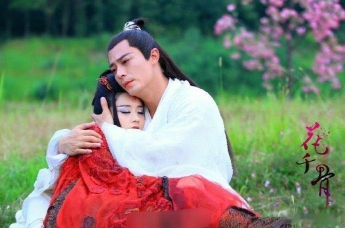 不带粉丝滤镜，花千骨和香蜜沉沉烬如霜那部剧更出圈？？ 