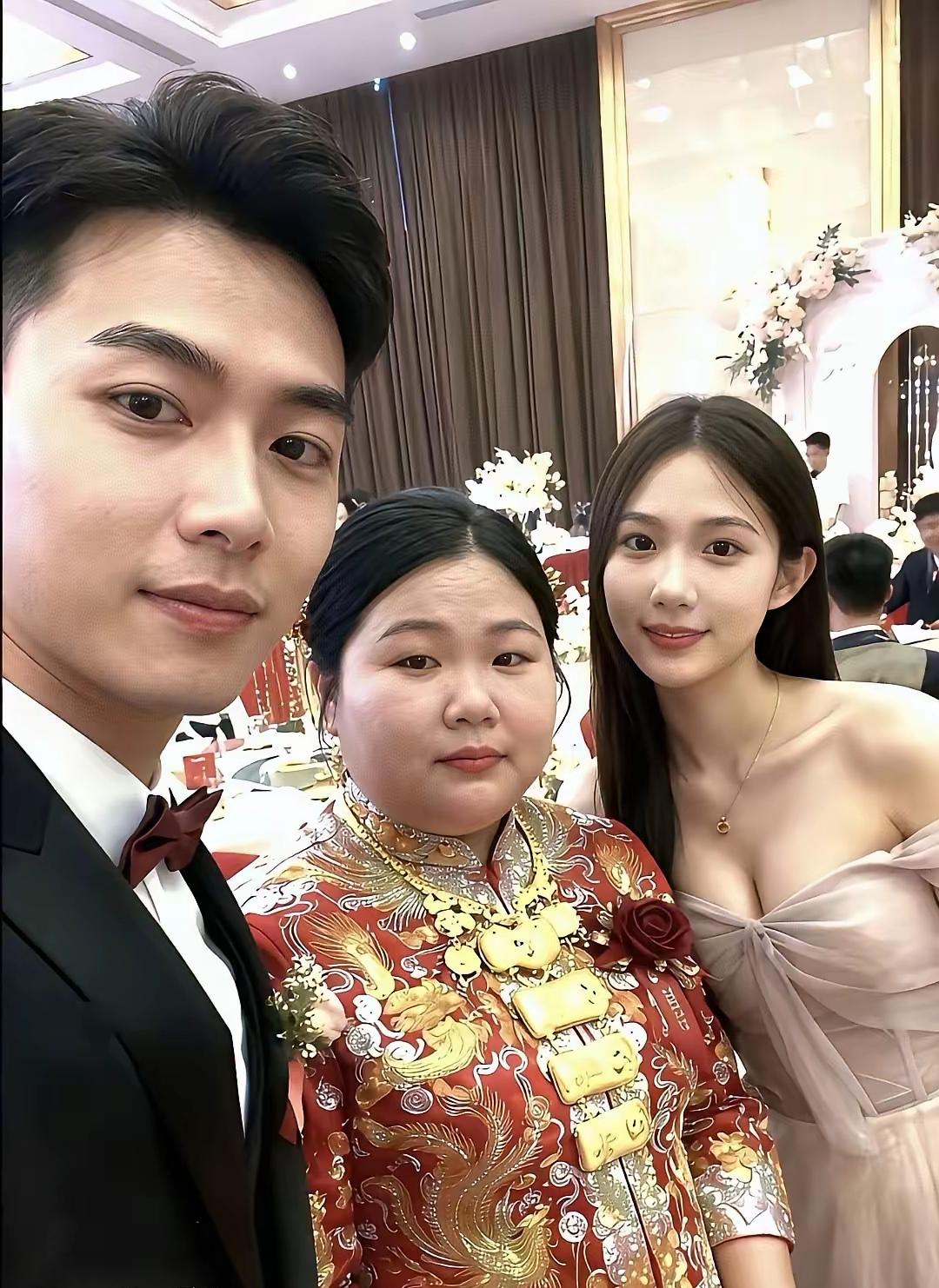 伴娘实力抢镜～