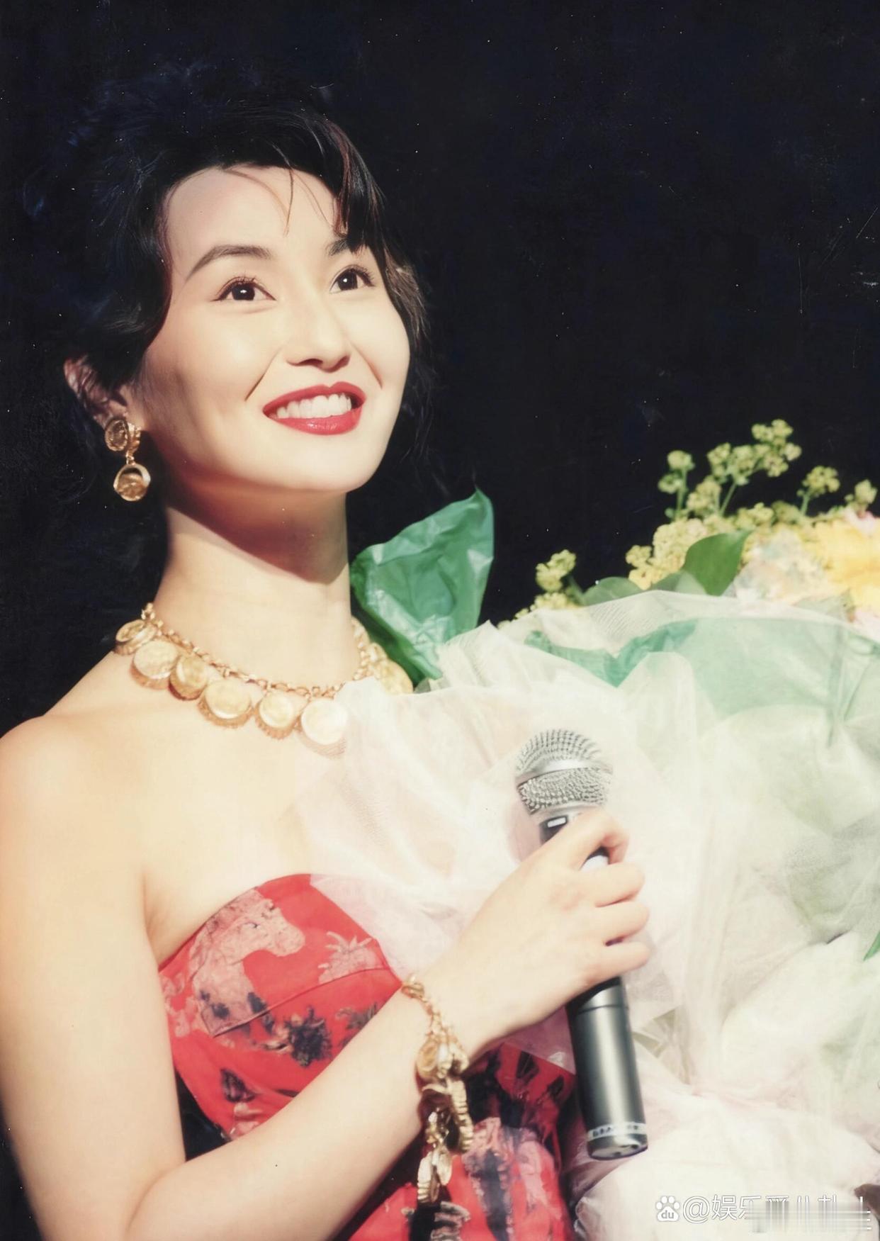 张曼玉身材真好 
