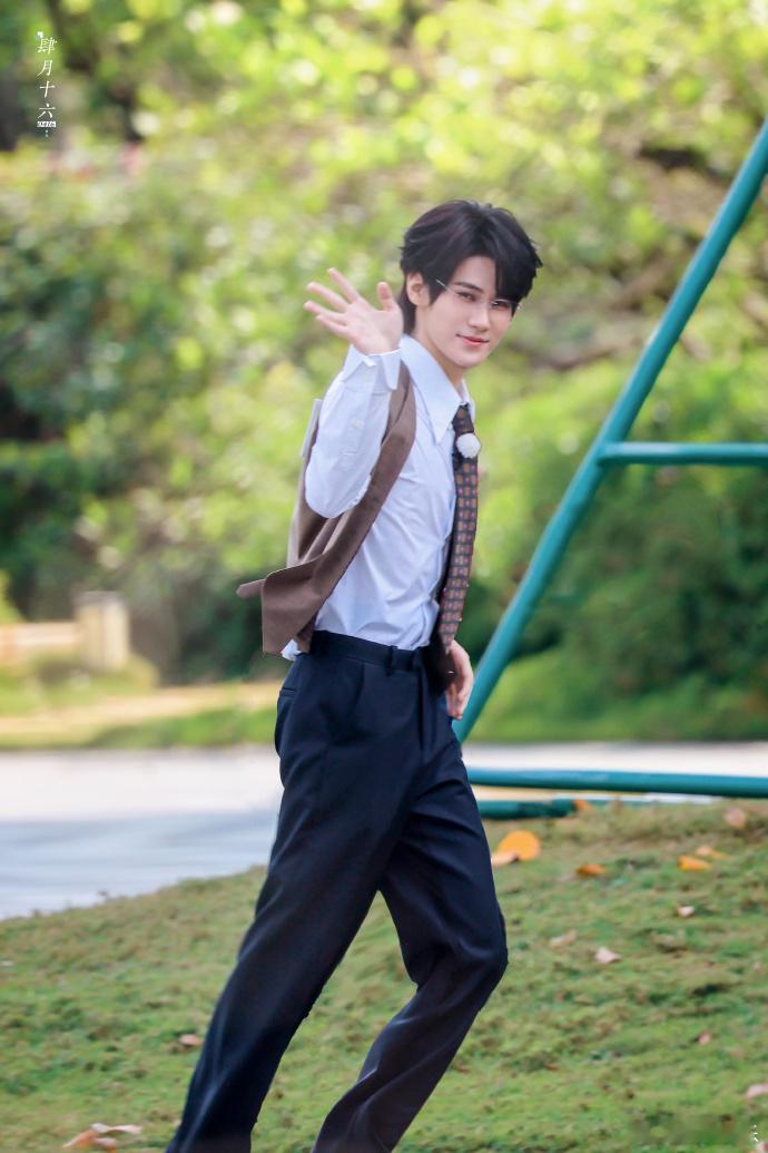 张真源将缺席跑男第二轮录制张真源将缺席跑男发布会 官方确认了，张真源因行程和集训