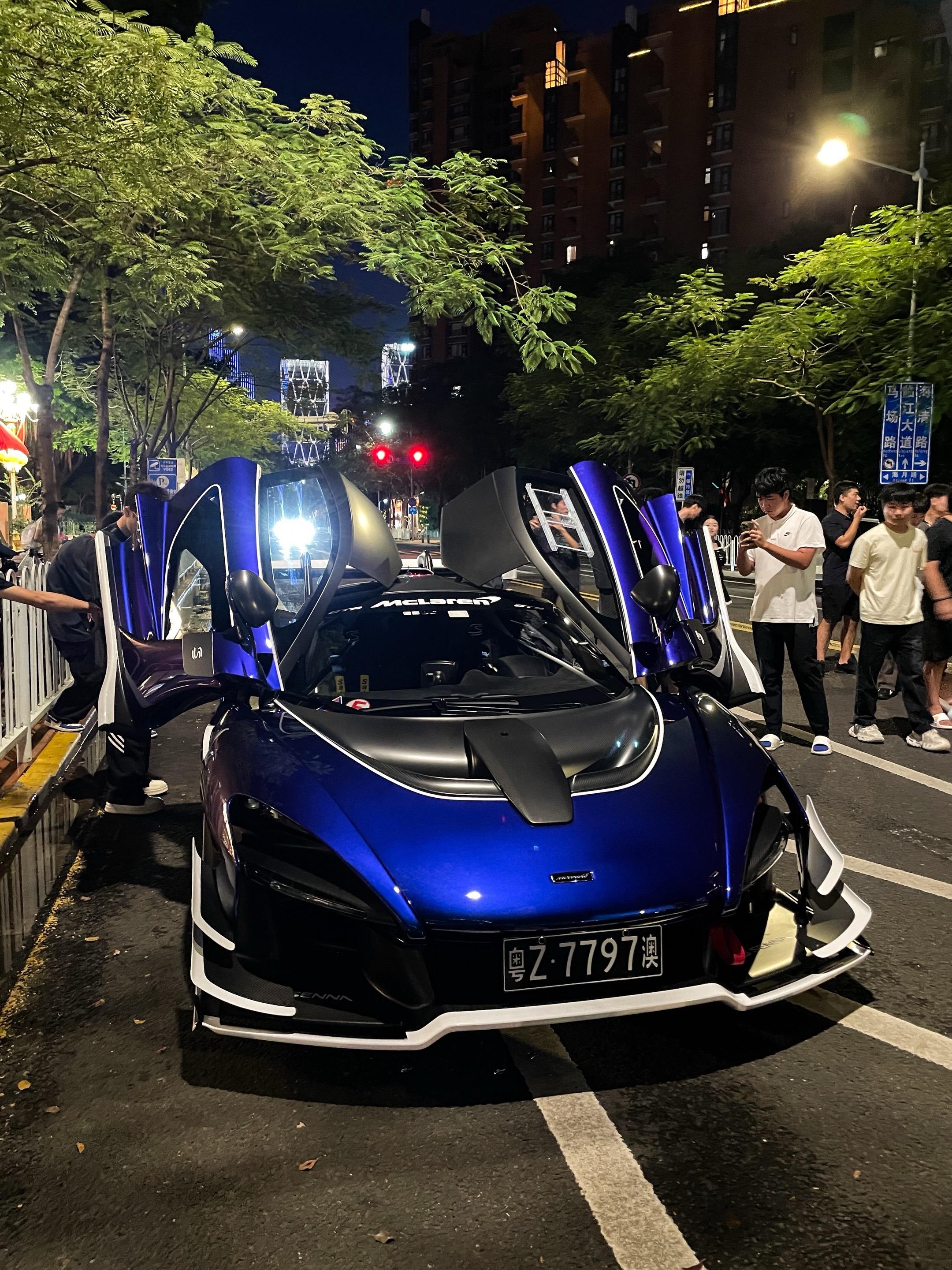 榨菜厂再次迎来巅峰，新成员 迈凯轮塞纳GTR，场面直接被围观！