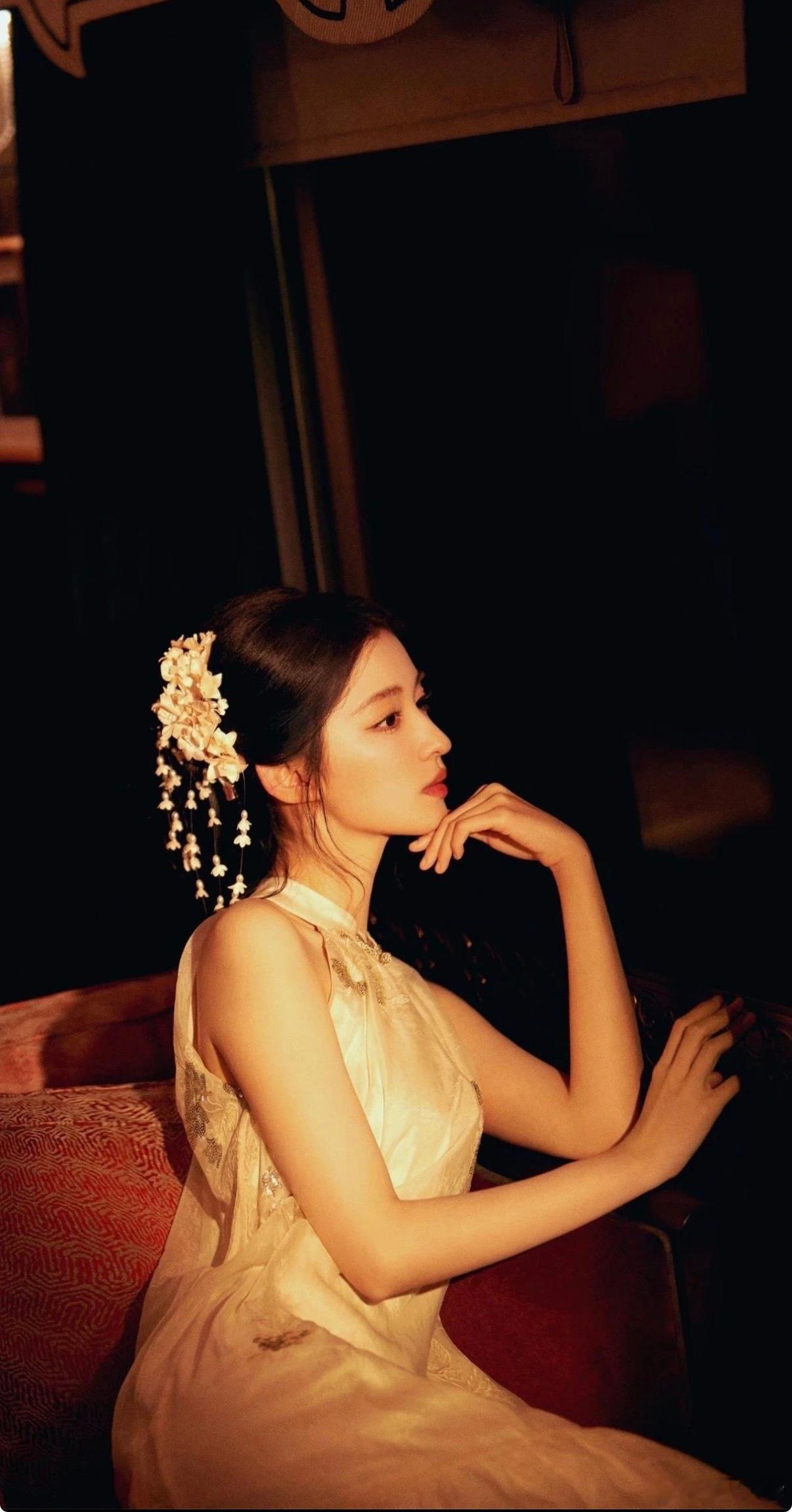 王楚然官宣湖南卫视跨年湖南卫视跨年演唱会 内娱颜值天花板的跨年舞台！随便站着都像