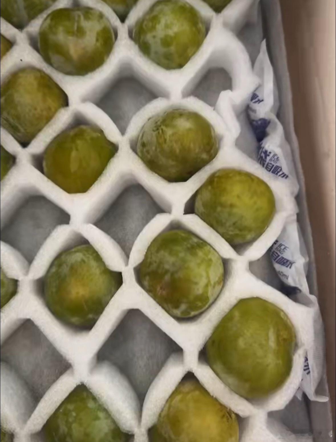 蜂糖李收到软了不脆不好吃宝宝都可以反馈给我，我这边安排补发。最近四川天气太热了，