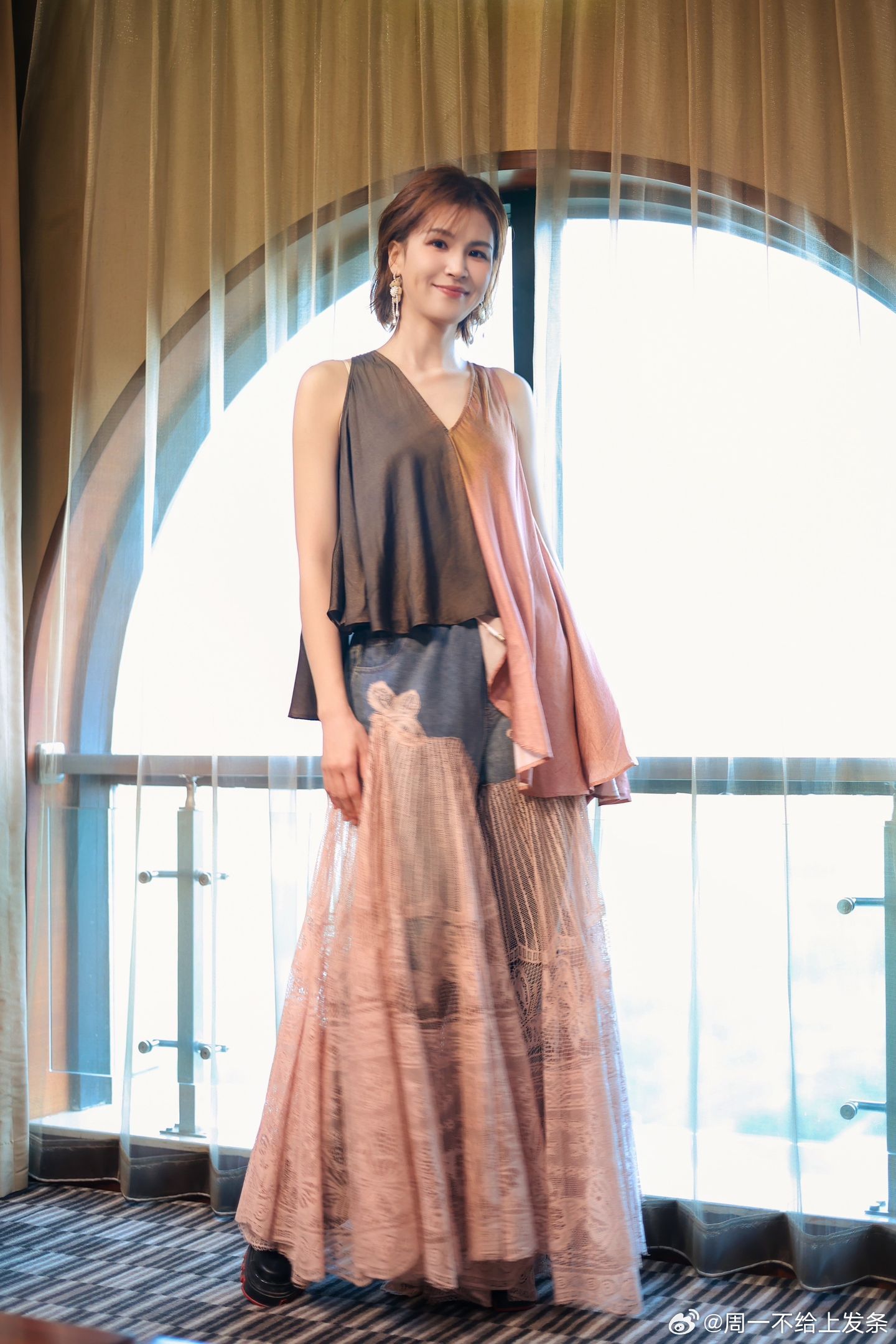 考古曾沛慈曾沛慈乘风全开麦炸场，青春OST一响瞬间梦回终极三国。行走CD级唱功断