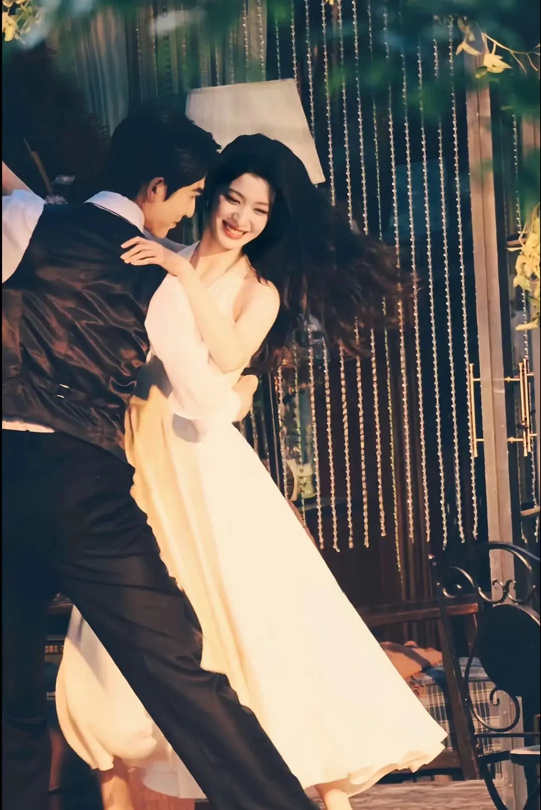 OMG！《这一秒过火》路透 张凌赫好帅王楚然好美啊！好有氛围感！ ​​​