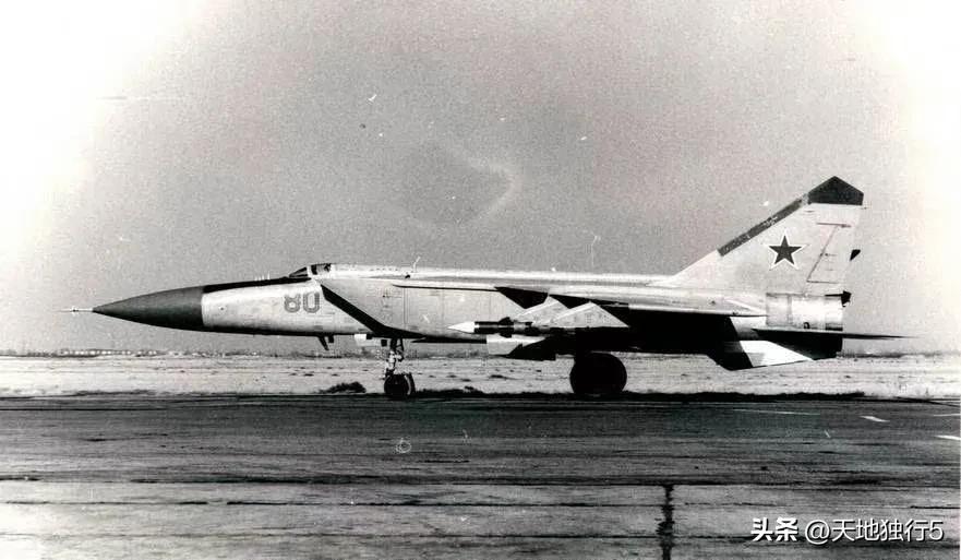 80年代，驻扎于阿塞拜疆纳索斯纳亚空军基地的苏联防空军第50歼击航空团的米格-2