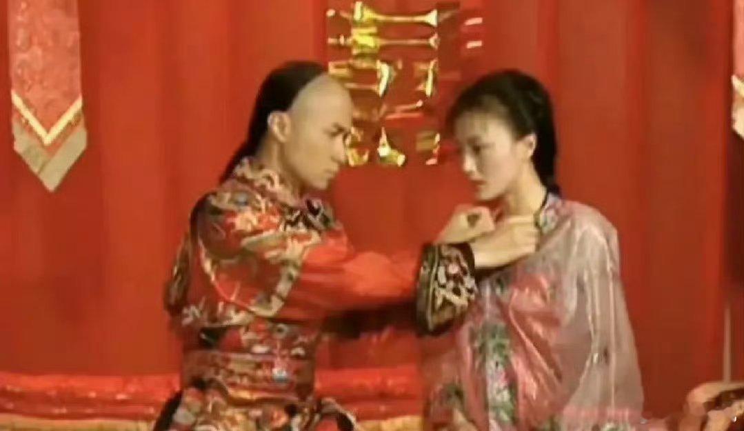 还珠格格里面知画这睡衣，放到现在也是炸裂的程度… ​​​