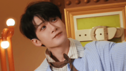 檀健次喜提洞门拼豆小人 谁能拒绝这么Q萌的拼豆小人呢？在线解锁洞门新玩法，不仅挑