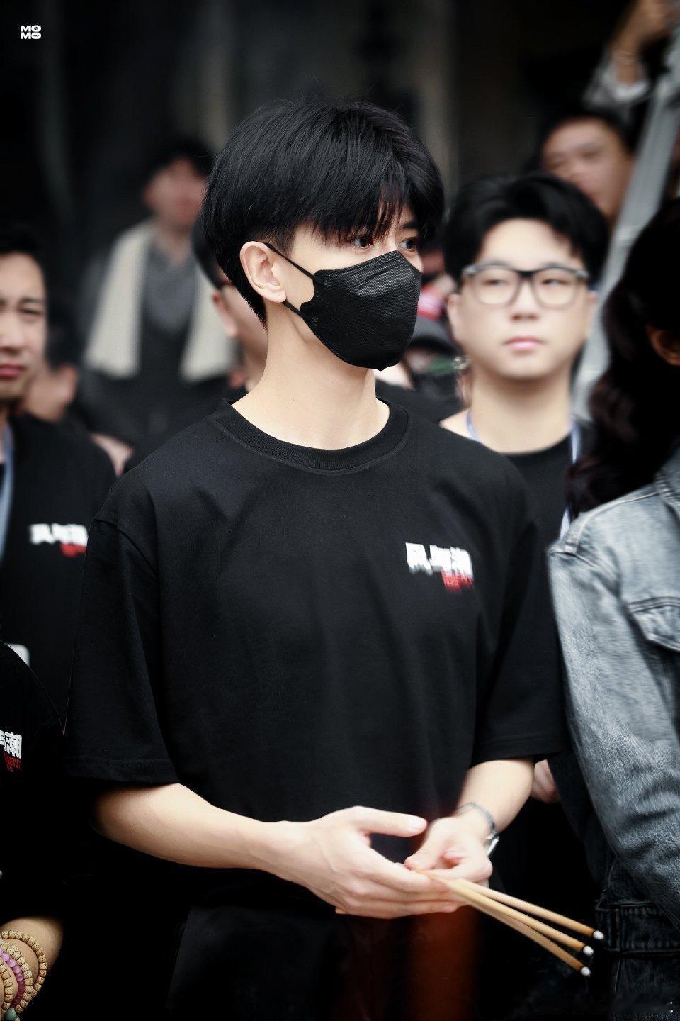 任嘉伦风与潮开机现场 新剧启程，风潮已至！任嘉伦《风与潮》开机，首度聚焦澳门风潮