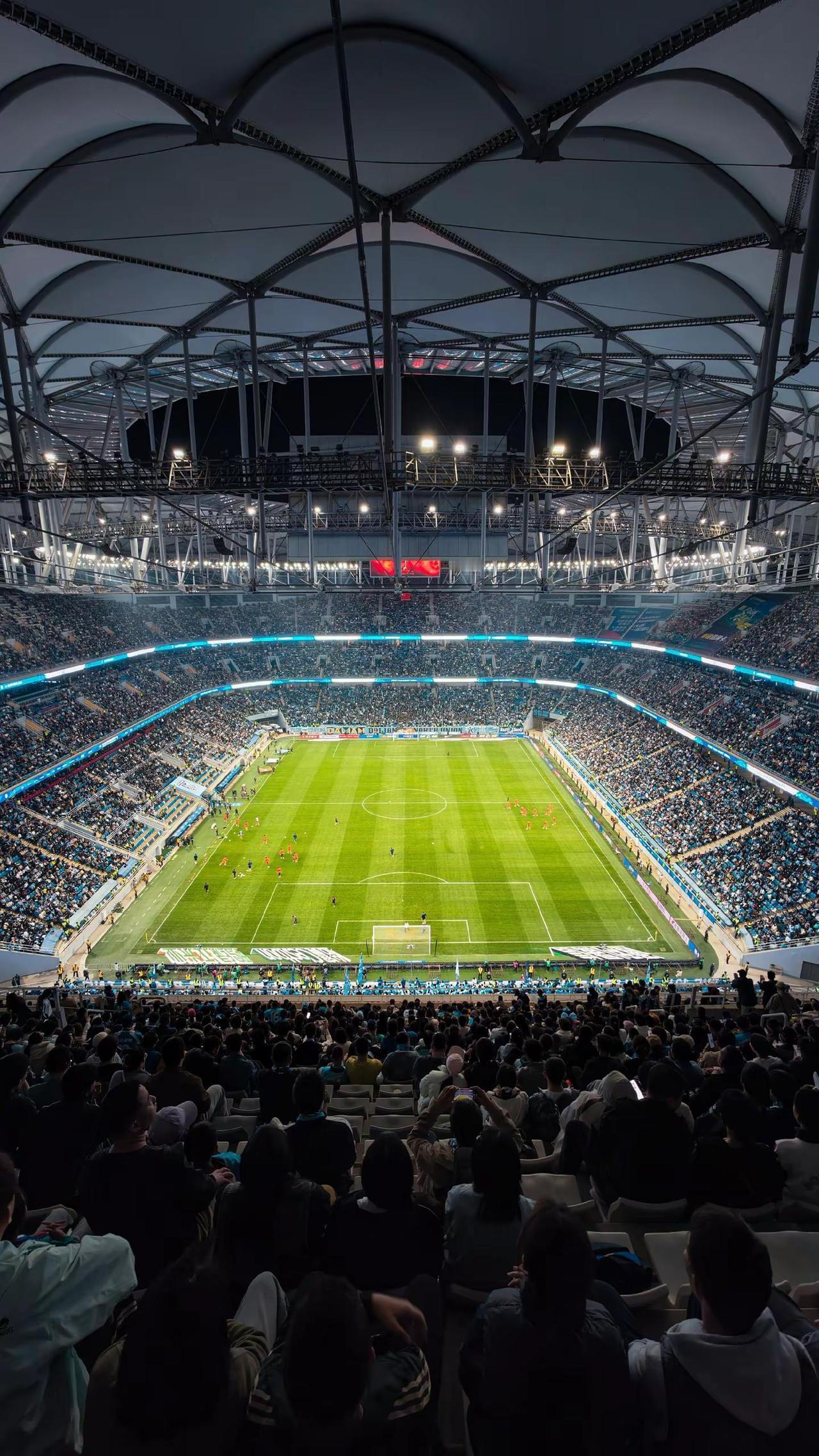 欢迎来到亚洲第一魔鬼主场大连梭鱼湾，大连大连必胜！ 大连