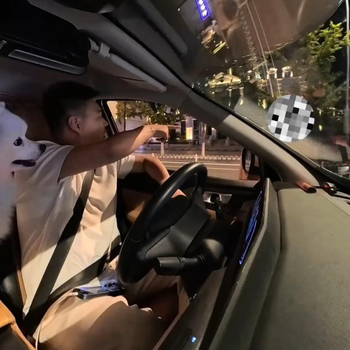 博主自驾遇出租车斗气别车，完整版还原事件，拒绝路怒。