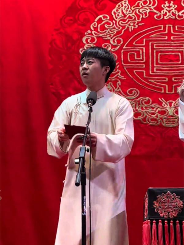 张九龄、王九龙南京演出期间，台下观众送上“黄金”当礼物，这是怎么回事呢？

当红