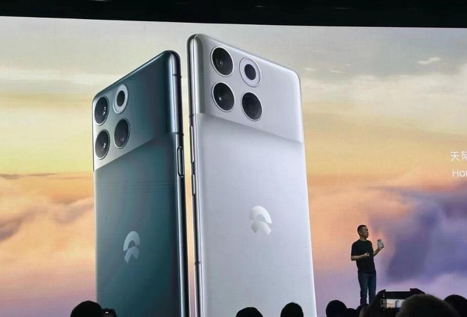 必须承认，NIO Phone在配置方面确实对得起六千多的身价，各种高端硬件配置。