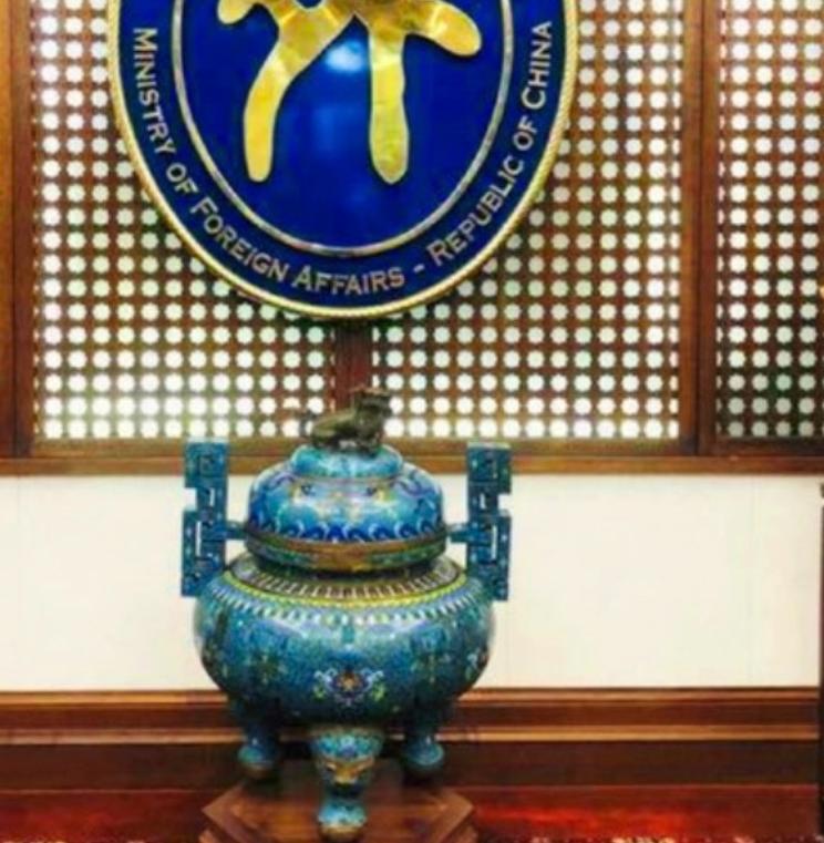 巴西“驻台代表”打响了第一枪。

巴西“驻台商务办事处”处长桑路易近期接受媒体专