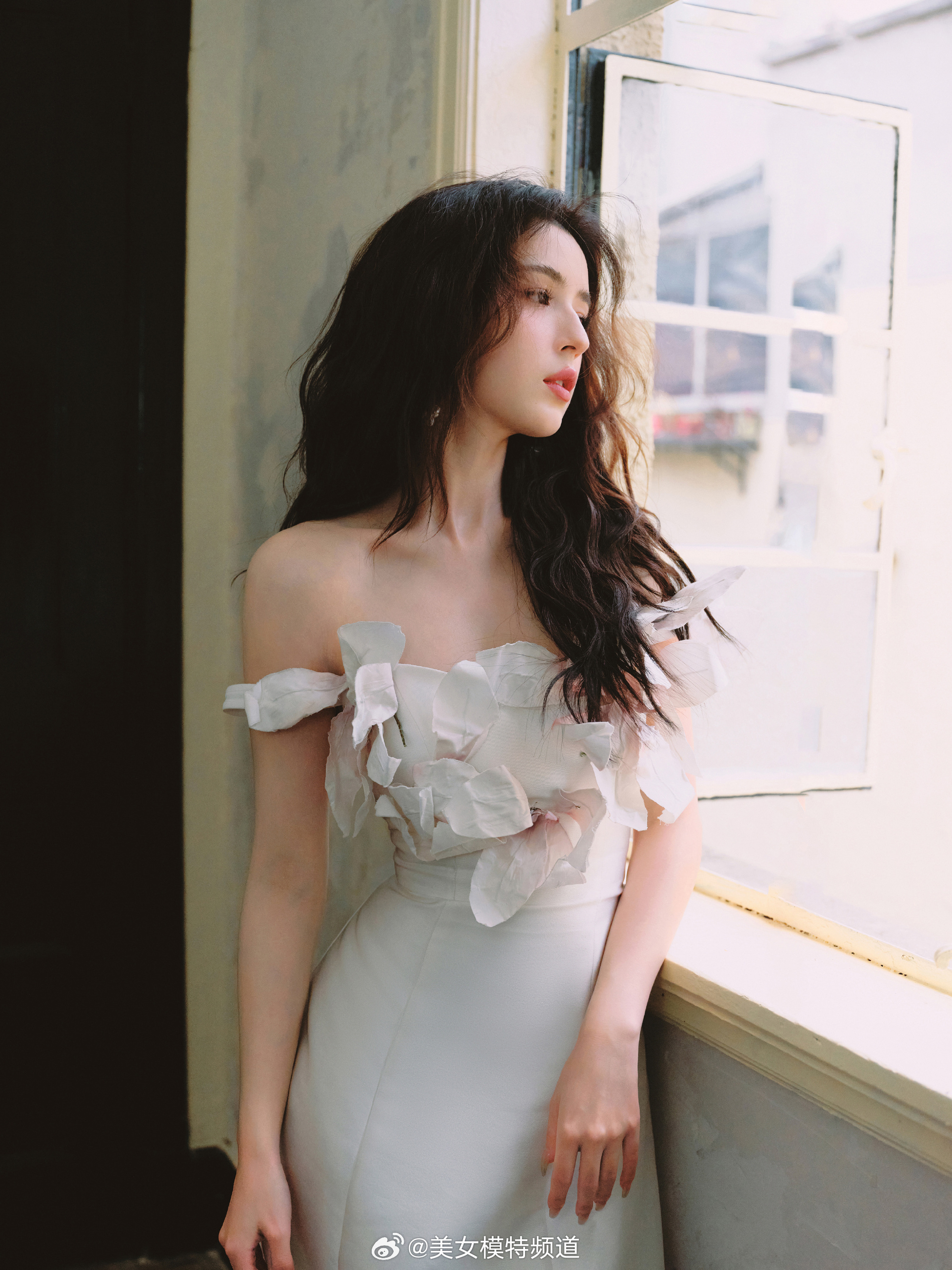 哈妮克孜精致甜美 