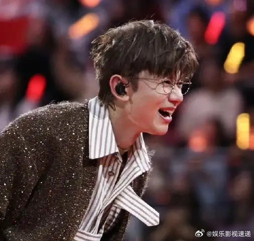 张杰，冲上热搜！3月27日，张杰突然冲上了热搜，这次他终于不用忍了，尤其是前女友