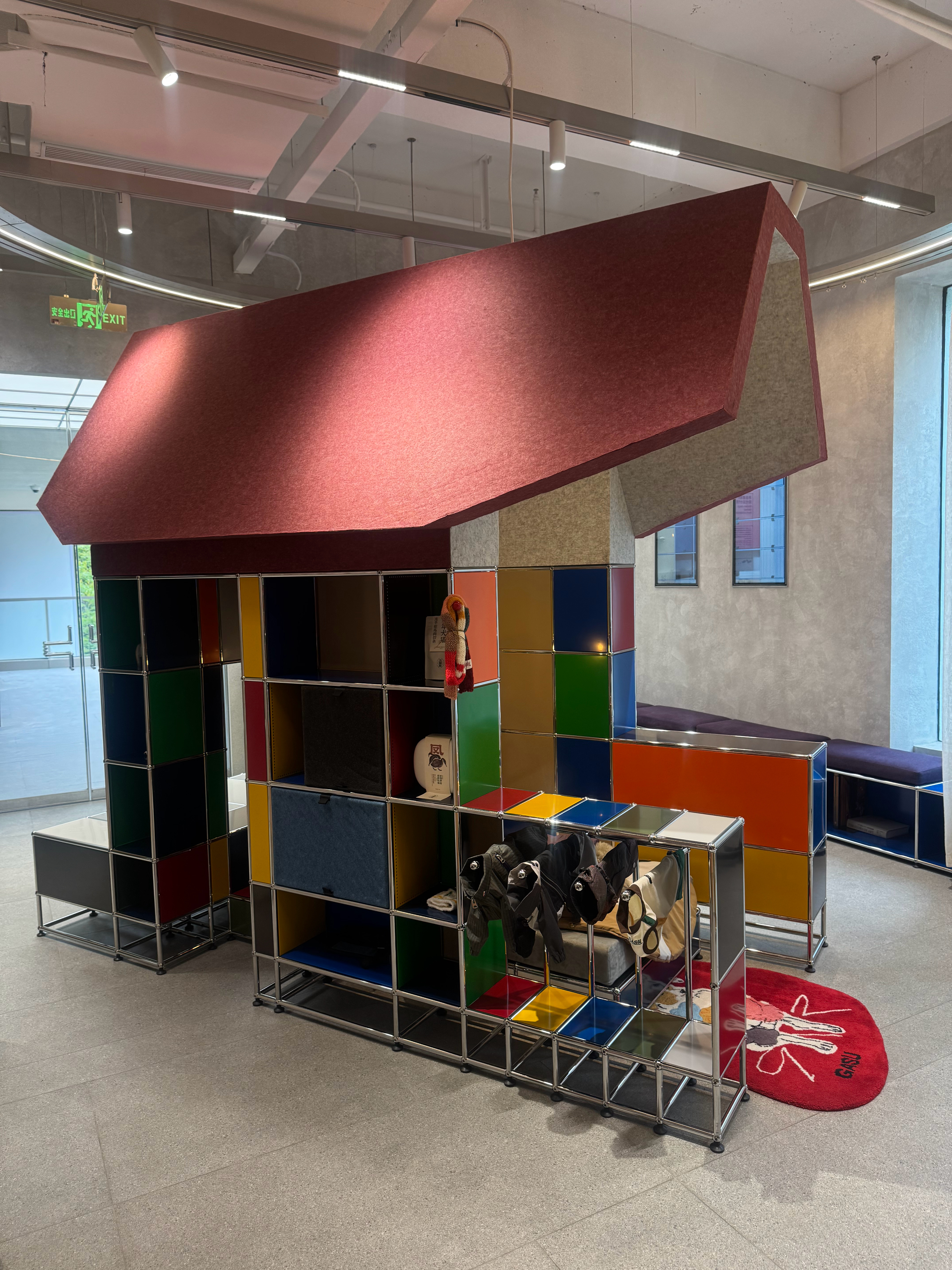 在等客户的间隙探店国内首家USM品牌方直营店我可是这个品牌的忠实信徒！记住这个牌