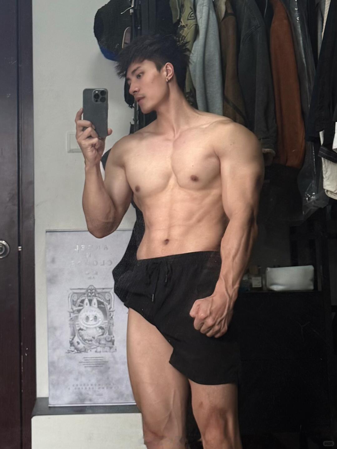 这腿好粗[舔屏] ​​​
