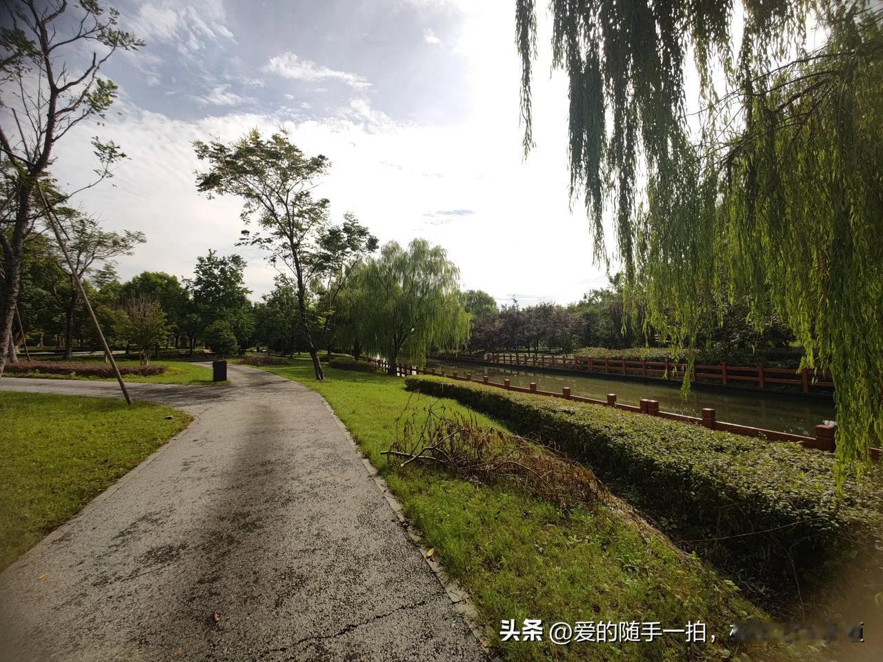 今天的云，连着下了三天雨，雨过天晴，最美的风景