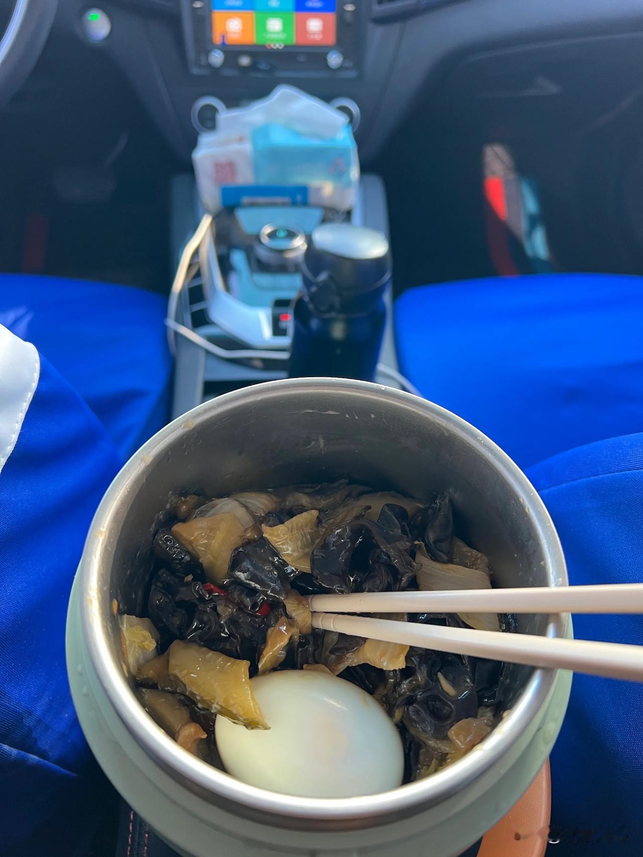 从西单那边儿拉了一个安贞医院，撩完人找地儿充电吃饭，歇会儿，一会儿再干