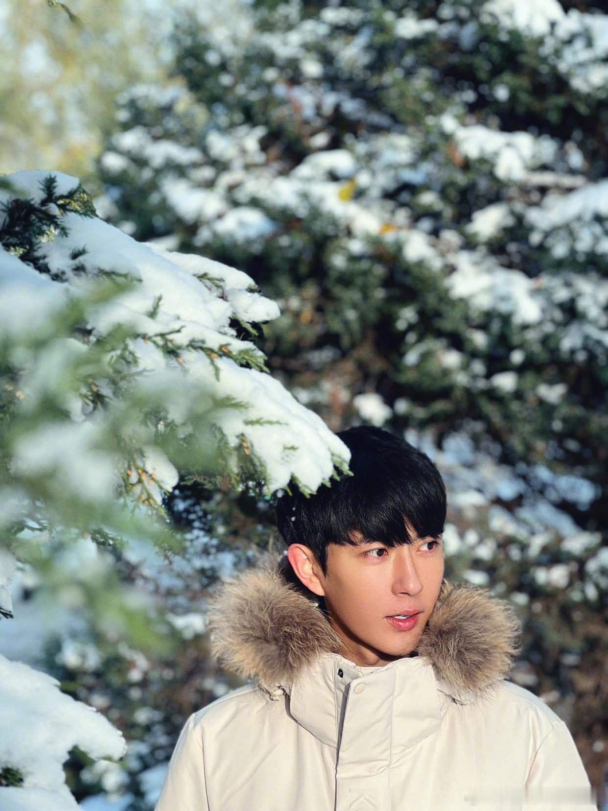 天越来越冷了，你记得在那边也要注意保暖，我们也会注意保暖的 