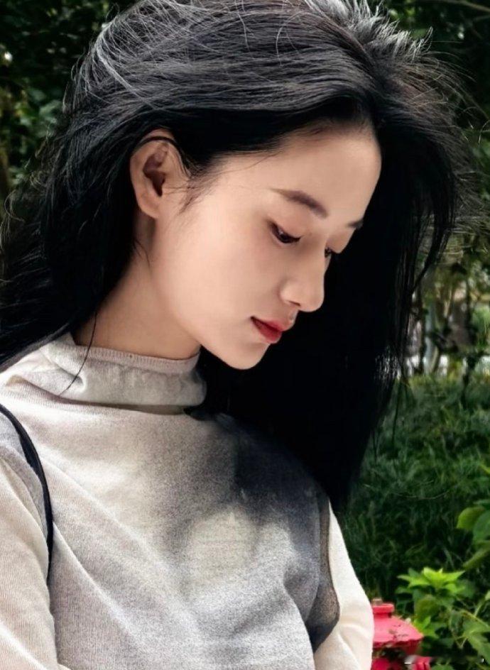 第一次对建模脸有了实感建模脸的优势在郭晓婷身上体现得淋漓尽致，不管是怼脸拍还是远