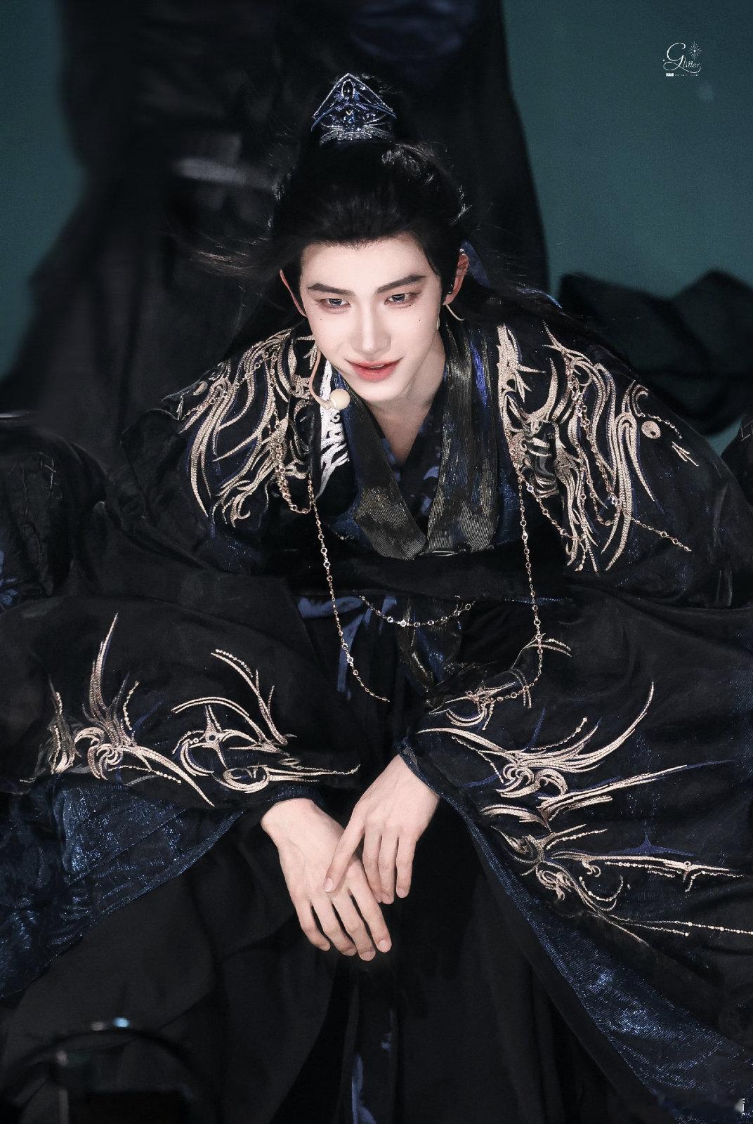 抽象和国风都是刘宇的舒适区我来到你的家乡 谁能想到国风男星的隐藏技能是当插秧机！