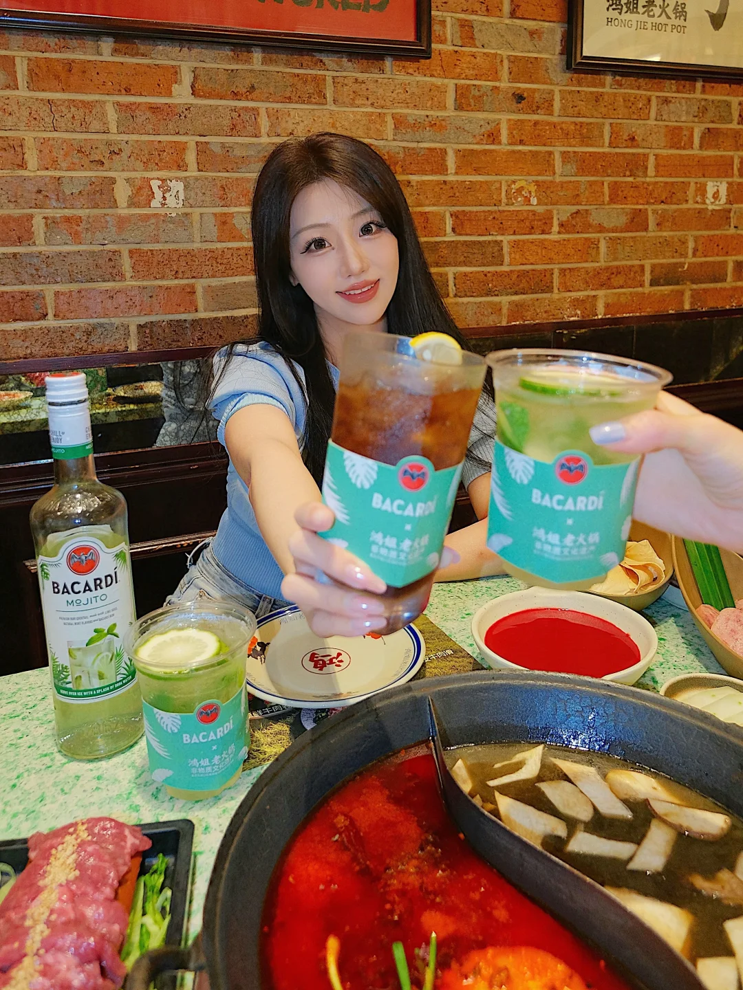 传下去🔥百加得鸡尾酒和鸿姐组CP了！