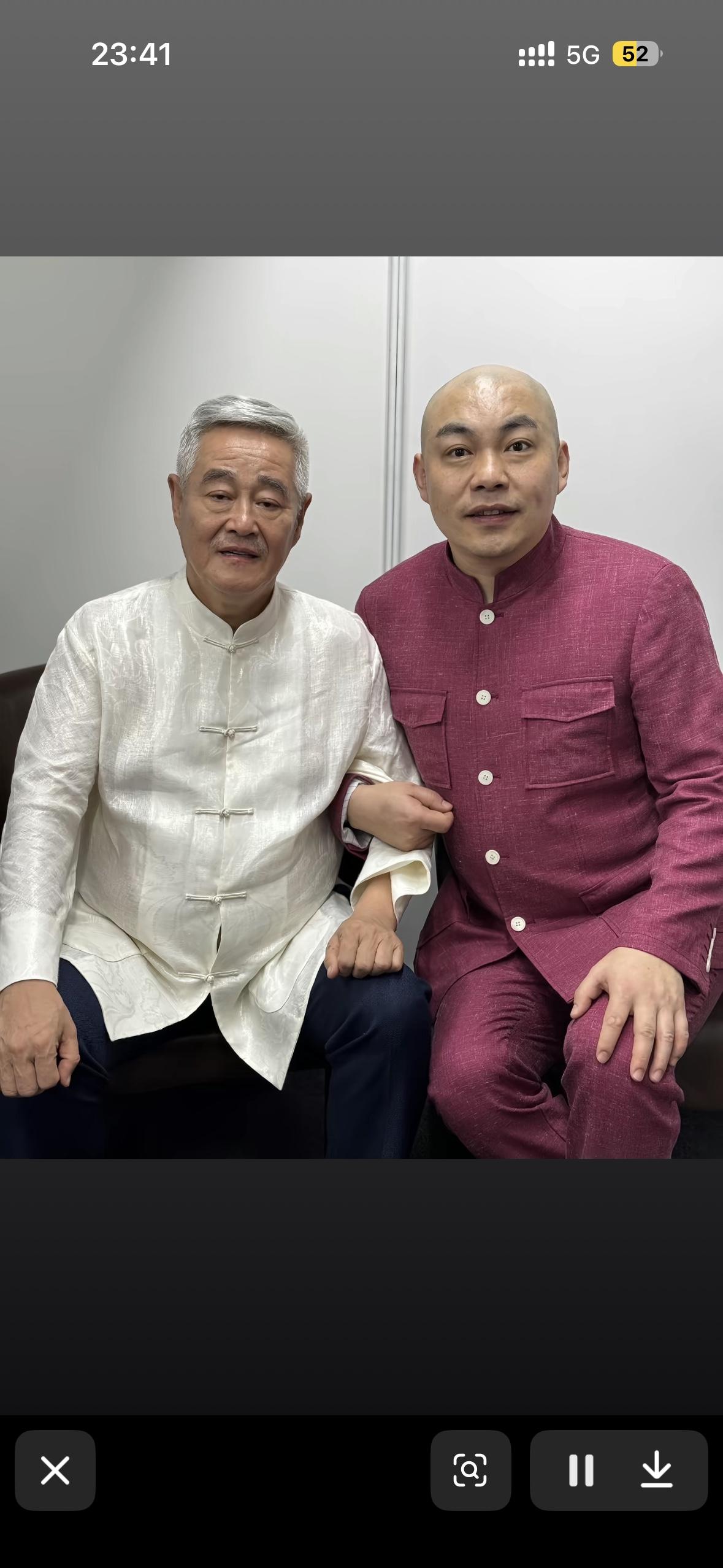 赵本山我认识，旁边男生是谁？