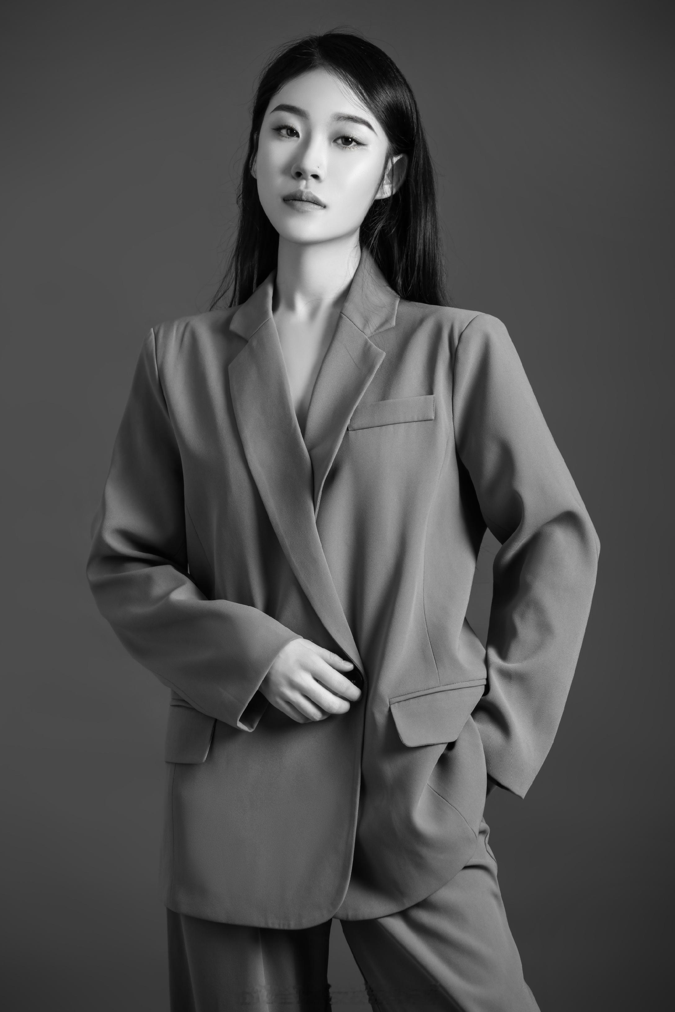 美女校花王畅，中央戏剧学院京剧表演专业，02年，金牛座，身高168cm，体重48