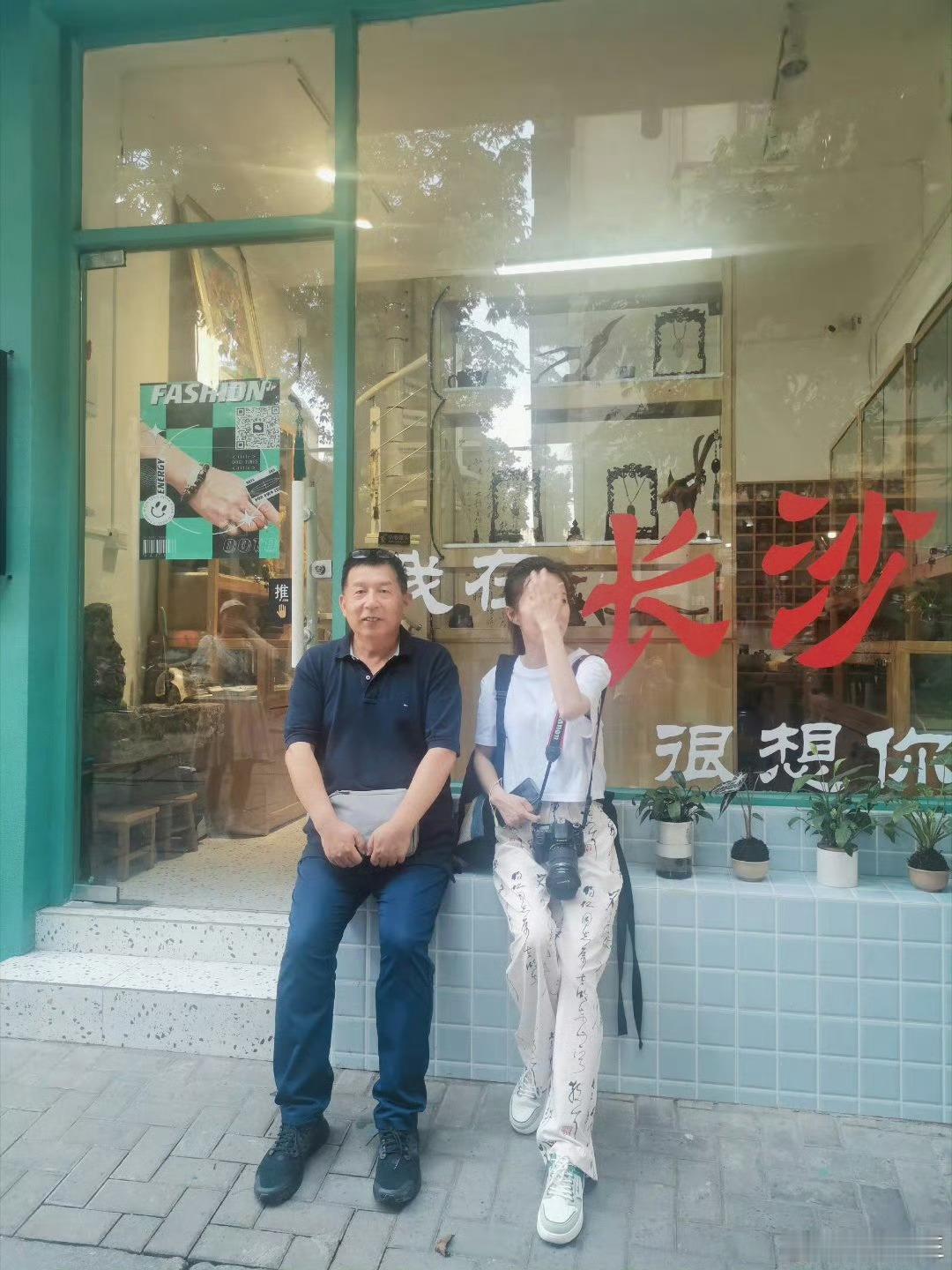 有人说，年轻的憧憬未来，年老的回忆过去，怕就怕年轻时没有未来可供憧憬，年老时没有