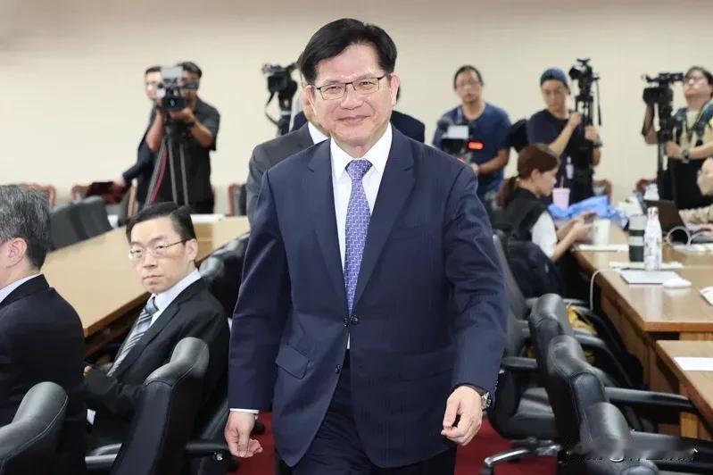 台湾说已经做了最坏的打算
林佳龙作为台湾涉外部门负责人今天第一次参加质询，说大陆