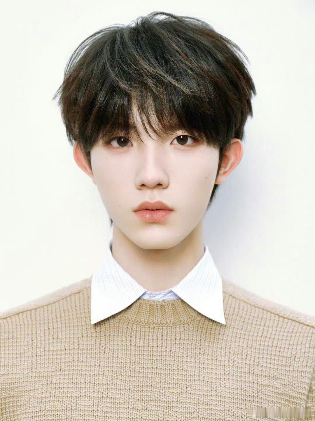 Prada怼脸图苏新皓柳智敏的状态也太好了吧，清秀无比，期待秀场表现 