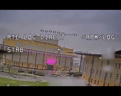 伊拉克什叶派民兵昨天放飞一架FPV，在巴格达“绿区”的美国驻伊大使馆随意穿梭飞行