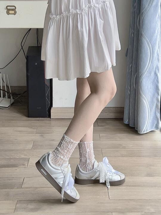 阿迪达斯！怎么会有这么舒服的小白鞋！