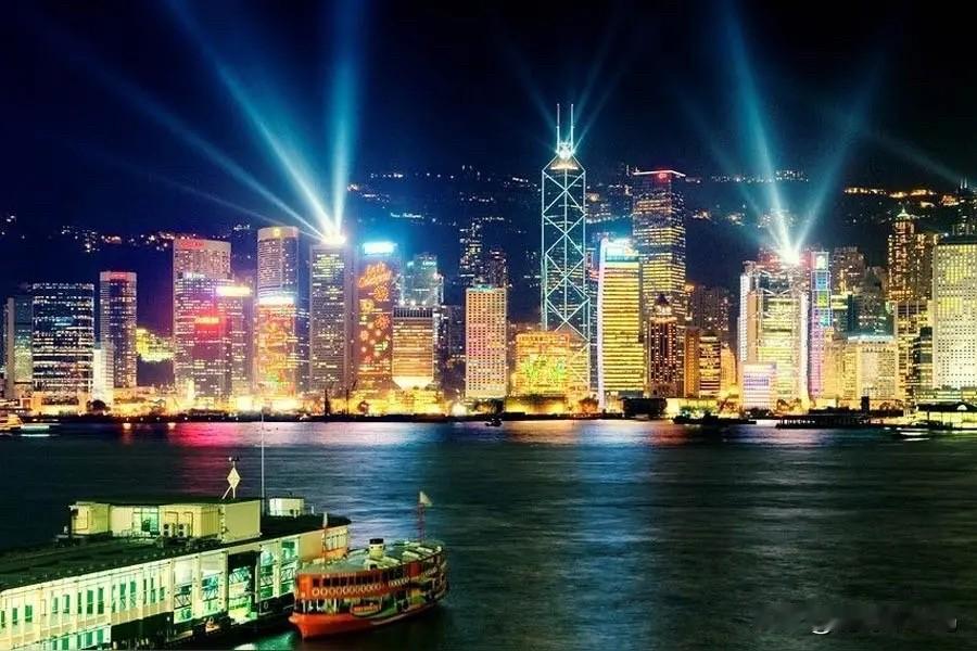 听说资本主义香港不存在中年就业歧视现象….
香港青年就业 香港低估工资 香港员工