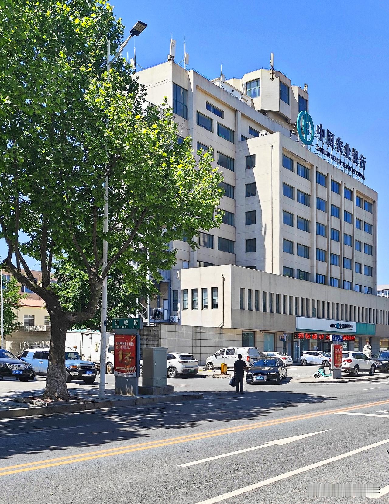 走街串巷，随拍辽南小城普兰店。
大连市普兰店区位于辽东半岛南部。普兰店区的前身先