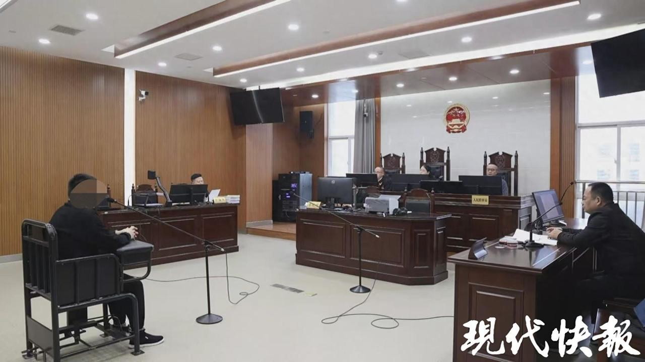 江苏扬州，男子在南京送外卖的时候认识了一位同事，后来同事向男子借了18000元，