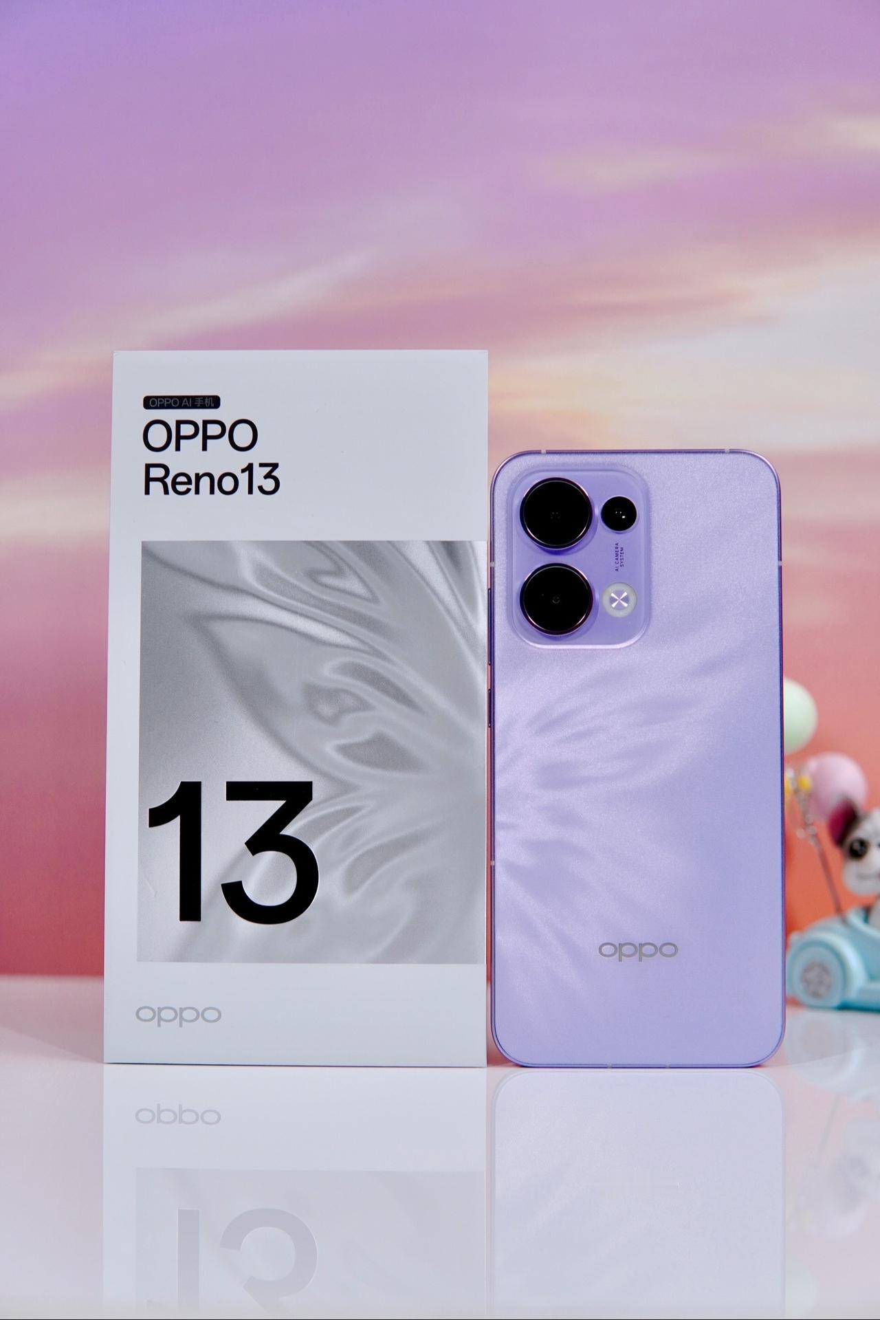 OPPO Reno13蝶蝶紫开箱！超美轻薄小直屏，质感再提升；
全系标配金属中框