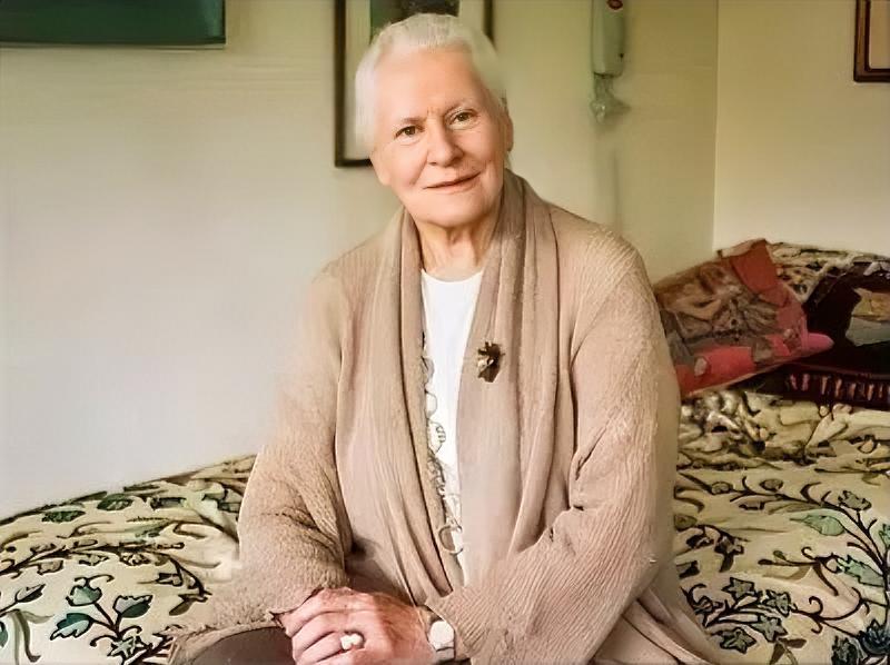 戴安娜·阿西尔：不一样的选择，不一样的人生！
英国女编辑戴安娜·阿西尔活了一百岁