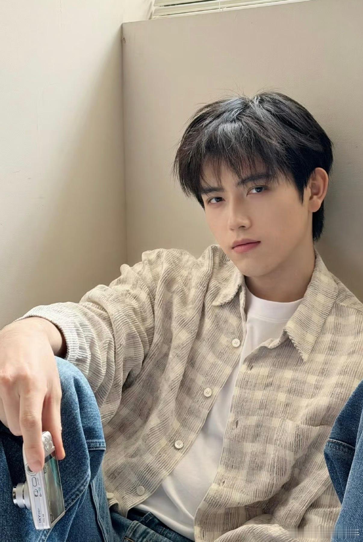 偏偏宠爱 陈飞宇内娱是真的没有剧本了吗怎么净逮着大ip 薅啊虽然陈飞宇也不差，但