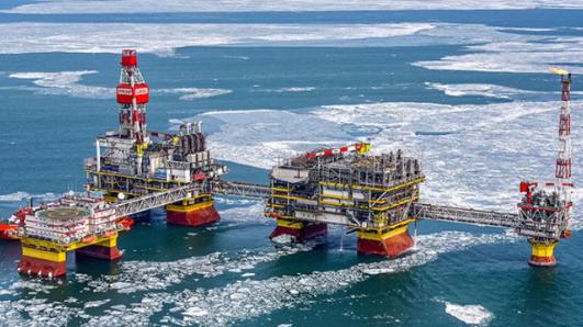 【乌克兰军队袭击了里海卢克石油公司的钻井平台 乌克兰军方官员表示，这些设施被用来