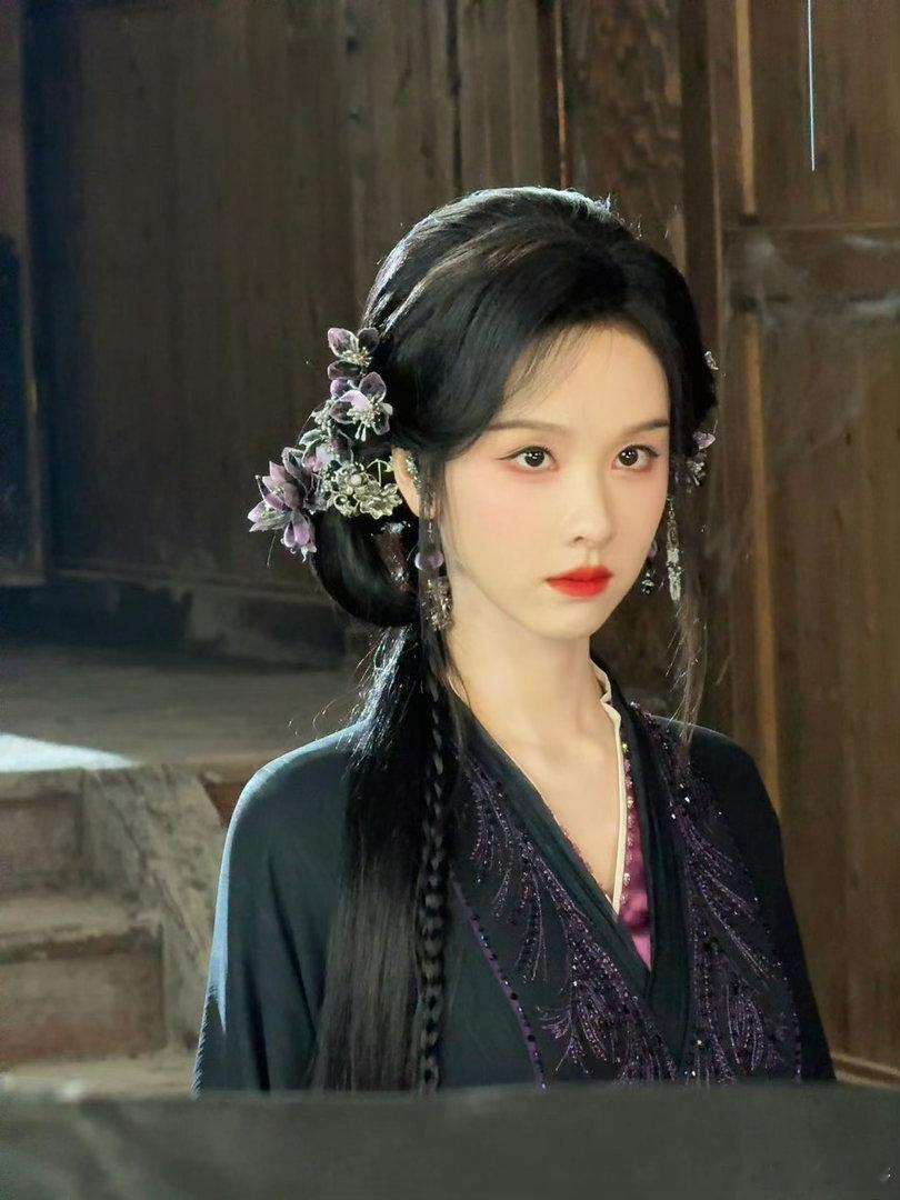 陈都灵一次肘击舞换来终身内向陈都灵曝跳肘击舞后被剧组贴脸开大  隔着屏幕都能感受